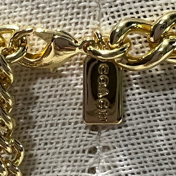 ❄️ New RARE Coach Rhinestone Pink Heart Turnlock Pave’ Gold Link Necklace - Picture 6 of 6